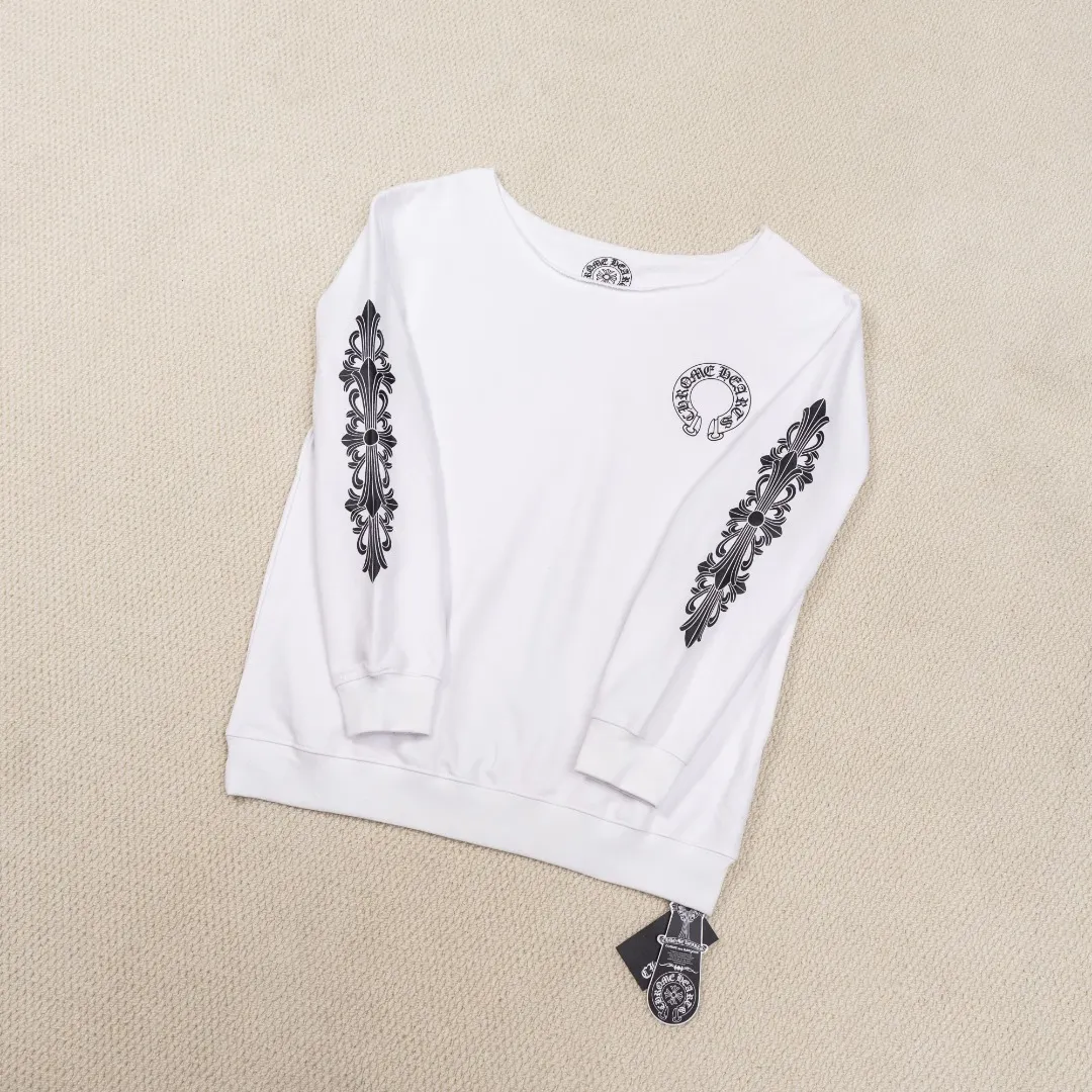 P190 Chrome Hearts/Chrome Hearts CH arm cross horseshoe Sanskrit off-shoulder round neck sweatshirt for women. Selected Xinjiang Chinese cotton fabric. The texture is delicate and soft, gentle and non-prickly. The loose version is not tight. It is an indispensable wardrobe item for goddesses!  Color: White Size "S M L